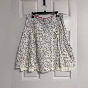 M- White Floral Eyelet Trim Skirt